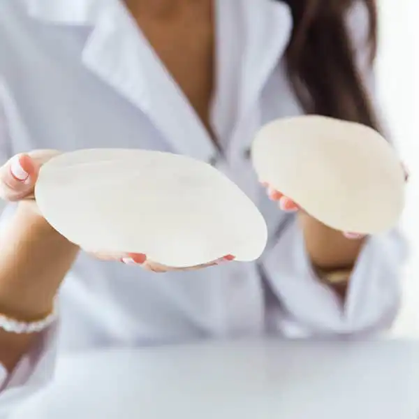 Mastopexie cu implant